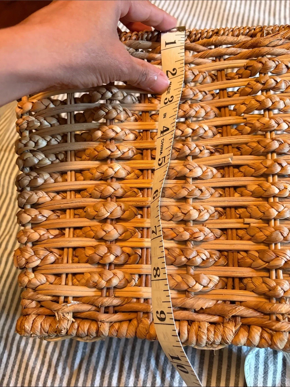 Woven Seagrass Wall Basket - Natural Brown